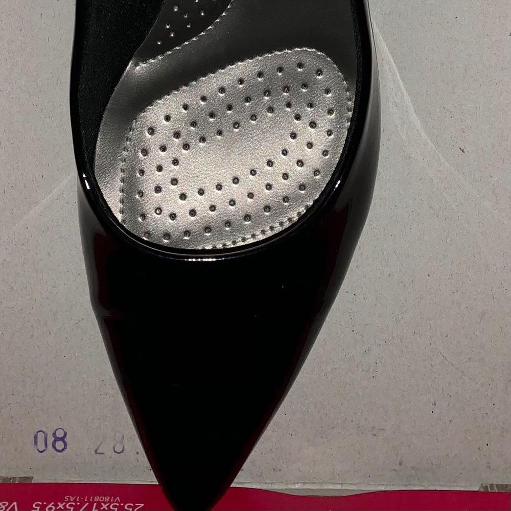 Heels - Picture 3 of 6